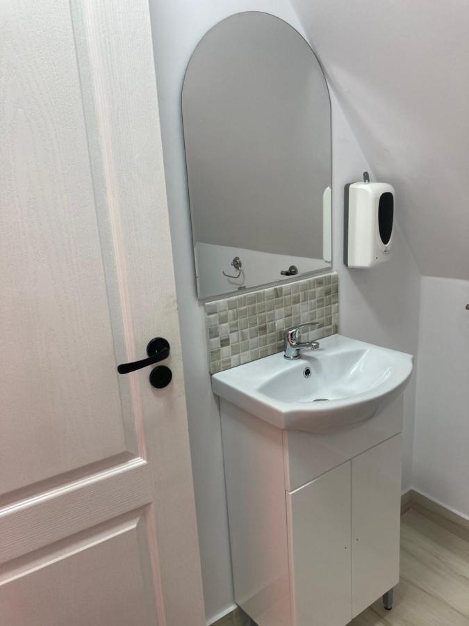 Cabanele Lu' Dinu Curtea de Argeş Extérieur photo