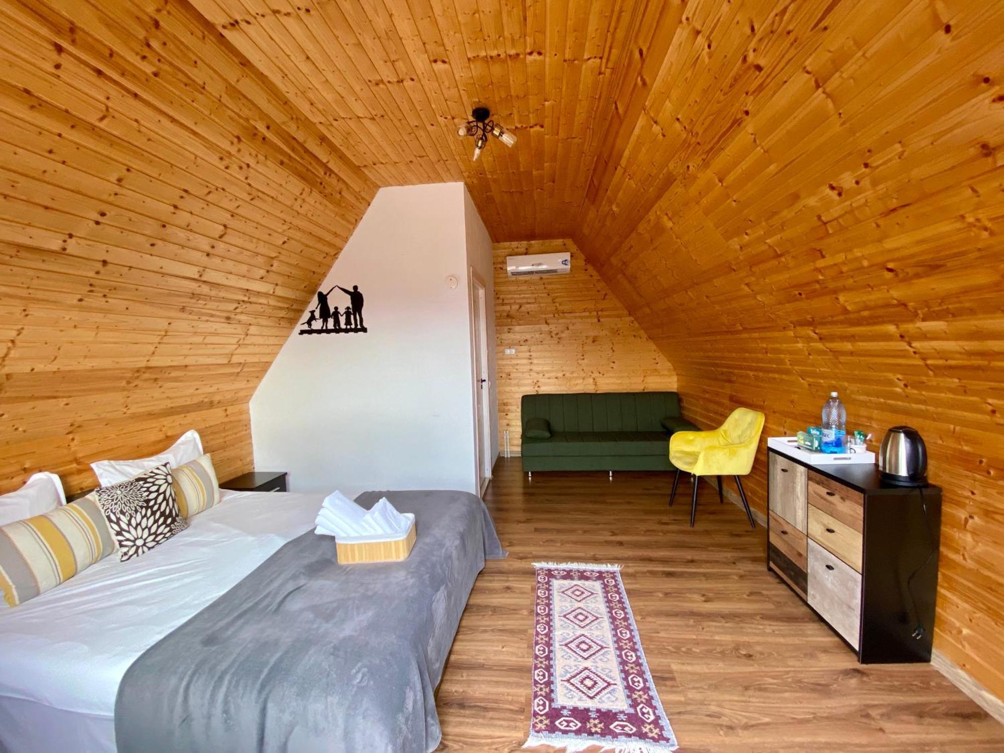 Cabanele Lu' Dinu Curtea de Argeş Extérieur photo